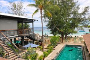 Bazén v ubytování Trawangan Dive Resort nebo v jeho okolí