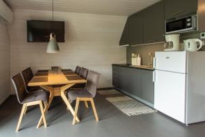 Cucina o angolo cottura di Tuhamäe hosteli puhkemajad