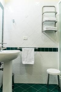 A bathroom at Casa Uffizi XIII Century Tower House Boutique Hotel