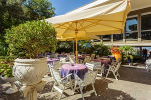 Hotel La Paceにあるレストランまたは飲食店