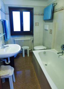 A bathroom at Villa Erika