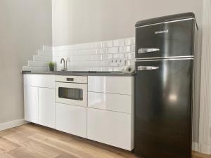 Standard Apartment by Hi5 - 2 bedroom suite in the center 1052 Budapest, 8-10 Fehér Hajó utca kép - 2
