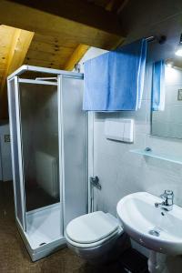 A bathroom at Villa Erika