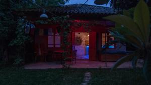 Κήπος έξω από το Karma Hostel