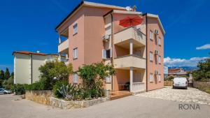 Gallery image of Rona Apartment Andy in Novalja