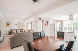 Posezení v ubytování Beach Villa Costanera in Marbella