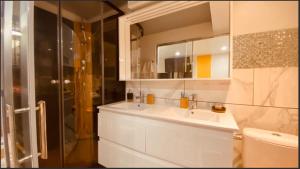 Koupelna v ubytování Chambre privée Cosy à proximité de Roissy, Parc Astérix