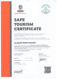 un resumen de la plantilla para un certificado de turismo seguro con naranja y blanco en Alacati Kapari Hotel - Special Category, en Alacati