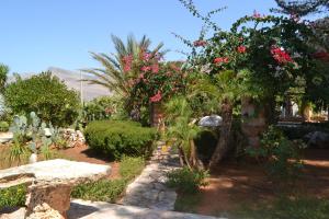 Vonkajšia záhrada v ubytovaní Villa Paradiso Riserva Naturale Monte Cofano