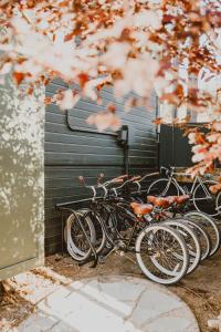 a row of bikes parked next to a garage at Noon Lodge in Big Bear Lake