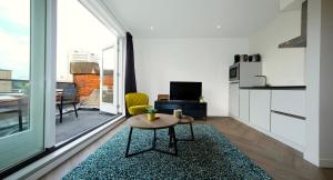 Afbeelding uit fotogalerij van Sunny 45m2 Penthouse with Balcony and Terrace in Eindhoven