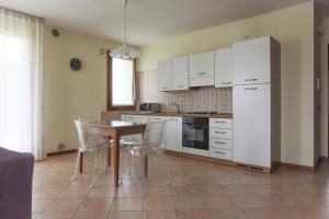 A kitchen or kitchenette at Hotel Ristorante al Gabbiano