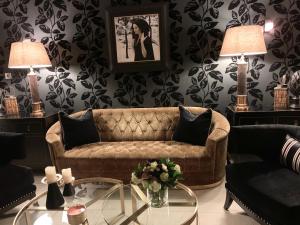 A seating area at Ayrs and Graces - Luxury Bed and Breakfast 