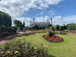 Jardin de l'établissement Ayr Apartment with Sea and Countryside views