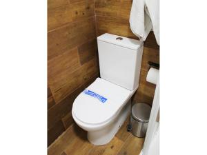 A bathroom at Sea Friendly Holiday Home