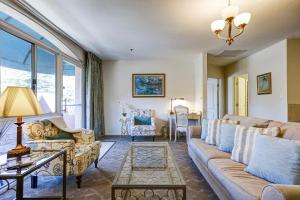 Posezení v ubytování Forest Villas Hotel