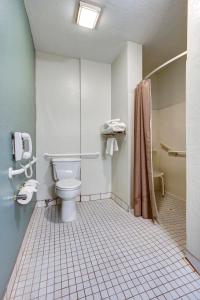
A bathroom at Forest Villas Hotel
