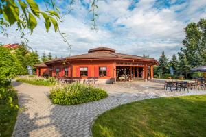 Photo de la galerie de l'établissement Hotel Białowieski Conference, Wellness & SPA, à Białowieża