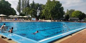 Bazén v ubytovaní Brasna Apartment 1 - Kupalisko alebo v jeho blízkosti