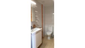 A bathroom at Joiebre