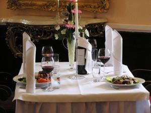 Nápoje v ubytovaní Hotel Zamek Królewski w Rydzynie