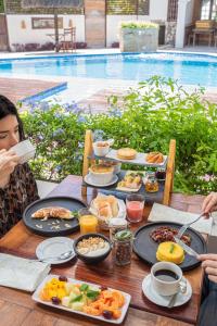 Jídlo v penzionu – hostince nebo okolí