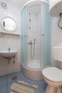 Koupelna v ubytování Apartments Marino Gojak + 32 fotografií