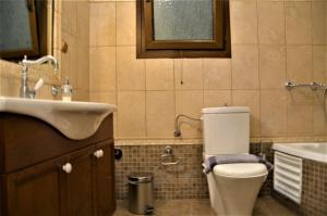 Koupelna v ubytování Pagiatakis Suites