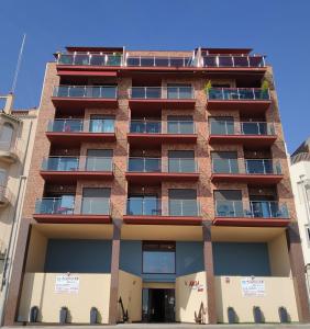 an apartment building in the city of sydney at Ancla Spaces nuevo apt cerca del mar, sin vistas in Vinarós
