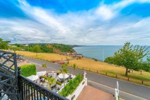 Gallery image of Headland View in Torquay