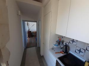 Köök või kööginurk majutusasutuses Casa Con Terrazzo Sul Mare +10 fotot