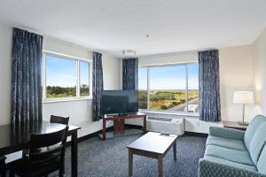Posezení v ubytování Oceanview Inn at the Arch