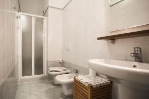 A bathroom at Hotel Amico