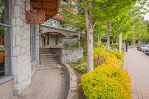 Gallery image ng Deer Lodge by Outpost Whistler sa Whistler