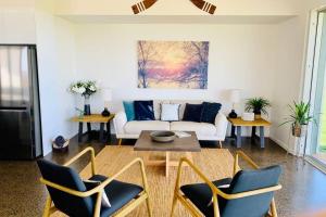 Gallery image of Ocean View Absolute Beachfront 2-Bedroom Home in Deepwater