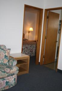 Posezení v ubytování Ponderosa Motel
