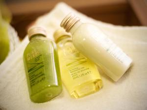 two bottles of mouthwash and a bottle of liquid at LIHO - einfach Lübeck in Lübeck