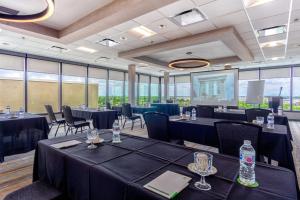 Бизнес пространство и/или конферентна стая в Holiday Inn Miami International Airport by IHG