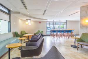 Кът за сядане в Holiday Inn Miami International Airport by IHG