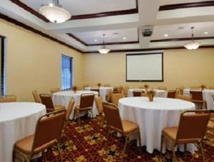 Konferenční prostory v ubytování Baymont by Wyndham Henderson + 37 fotografií