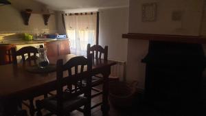 A kitchen or kitchenette at El Molino de la laguna