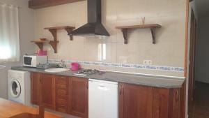 A kitchen or kitchenette at El Molino de la laguna