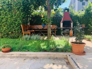 Vonkajšia záhrada v ubytovaní Guest House Vila Micika Dubrovnik