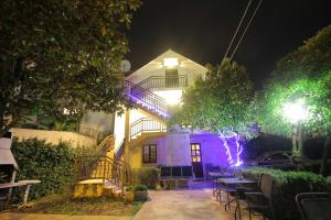 Vonkajšia záhrada v ubytovaní Guest House Vila Micika Dubrovnik