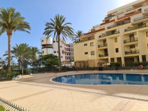Beachfront Apartment Casa Verano with pool, balcony, wifi, central locatationの敷地内または近くにあるプール
