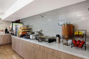 Dapur atau dapur kecil di La Quinta by Wyndham Las Vegas RedRock/Summerlin