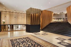 Lobbyn eller receptionsområdet på Wyndham Grand Athens