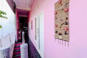 Fotografie z fotogalerie ubytování Pinky Guest House Syariah Kota Batu v destinaci Batu