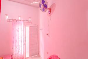 Fotografie z fotogalerie ubytování Pinky Guest House Syariah Kota Batu v destinaci Batu