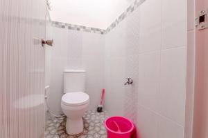 Koupelna v ubytování Pinky Guest House Syariah Kota Batu